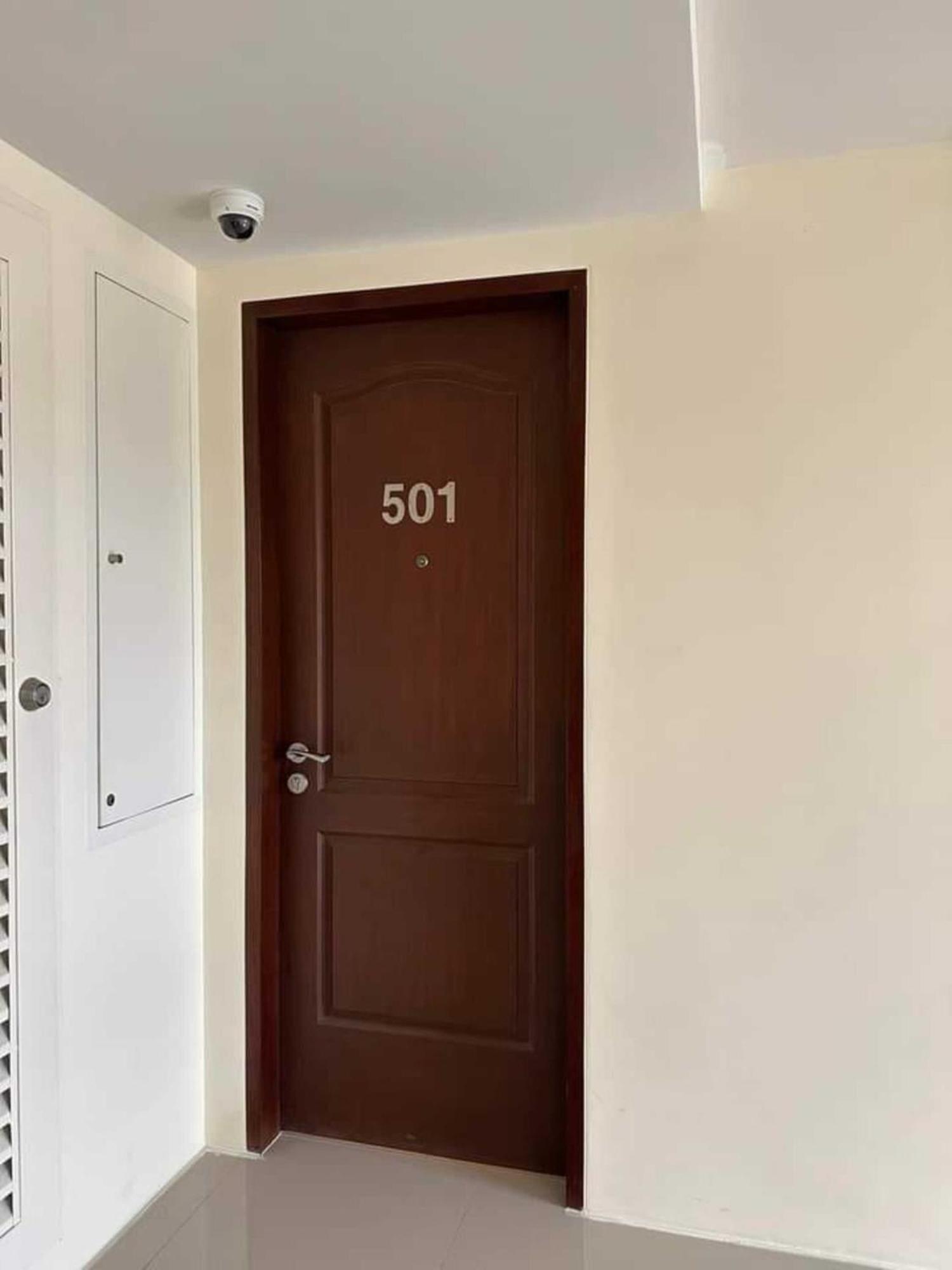 Fullerton Suites Puting Kahoy Buitenkant foto