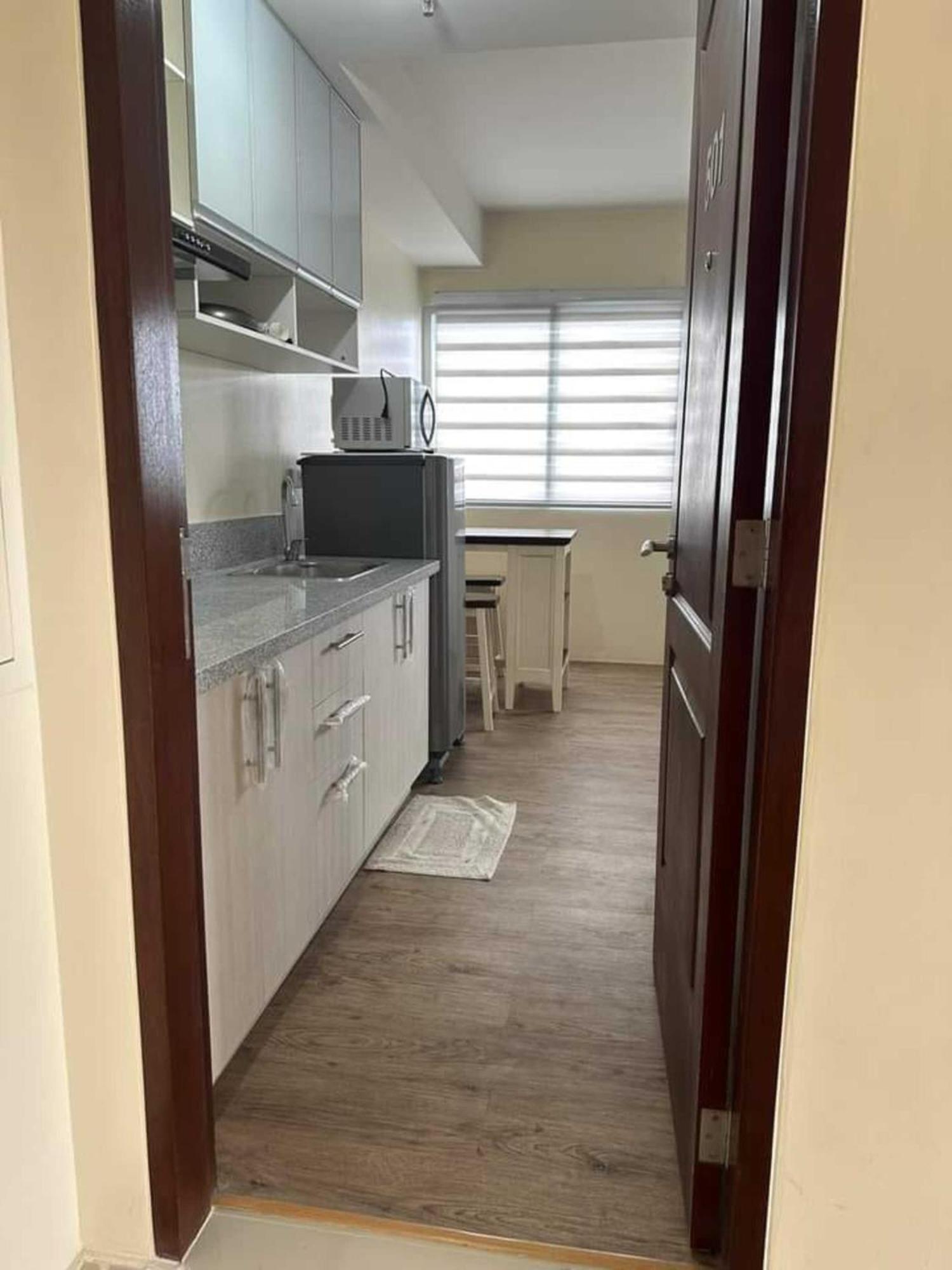 Fullerton Suites Puting Kahoy Buitenkant foto
