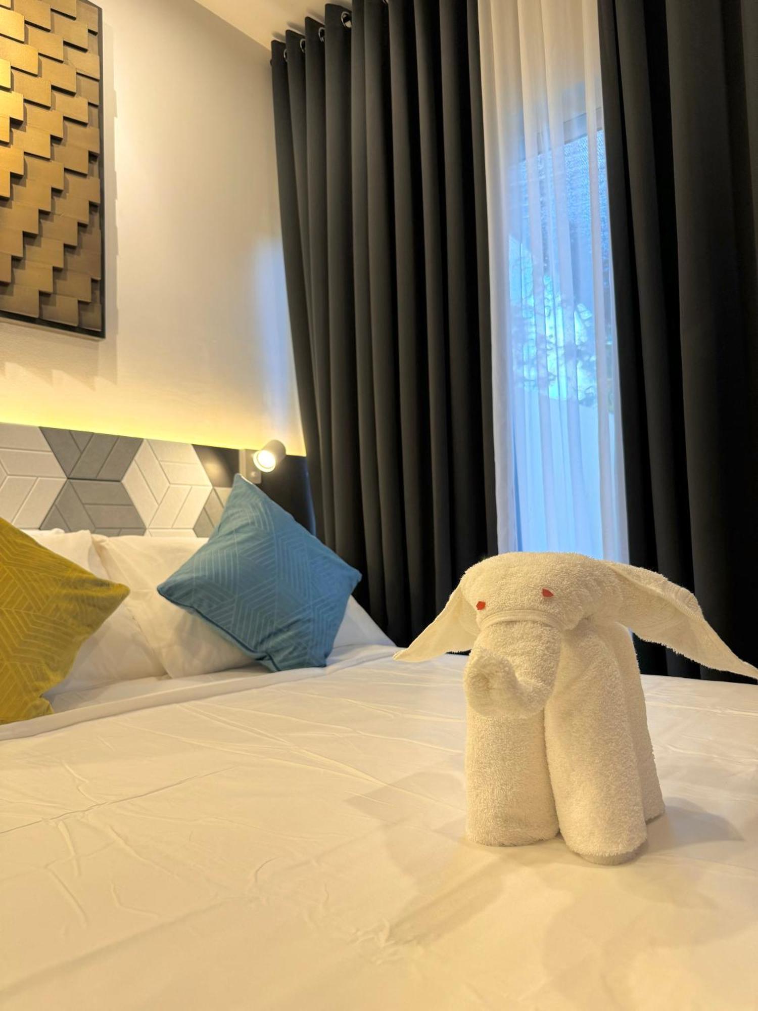 Fullerton Suites Puting Kahoy Buitenkant foto