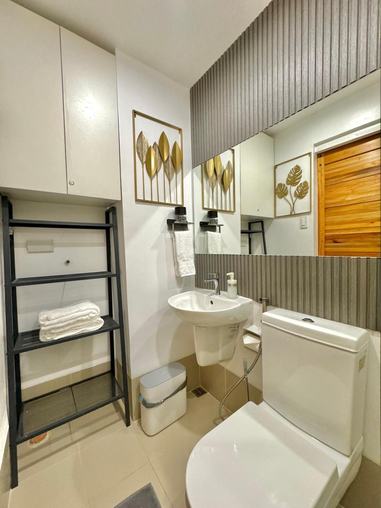 Fullerton Suites Puting Kahoy Buitenkant foto