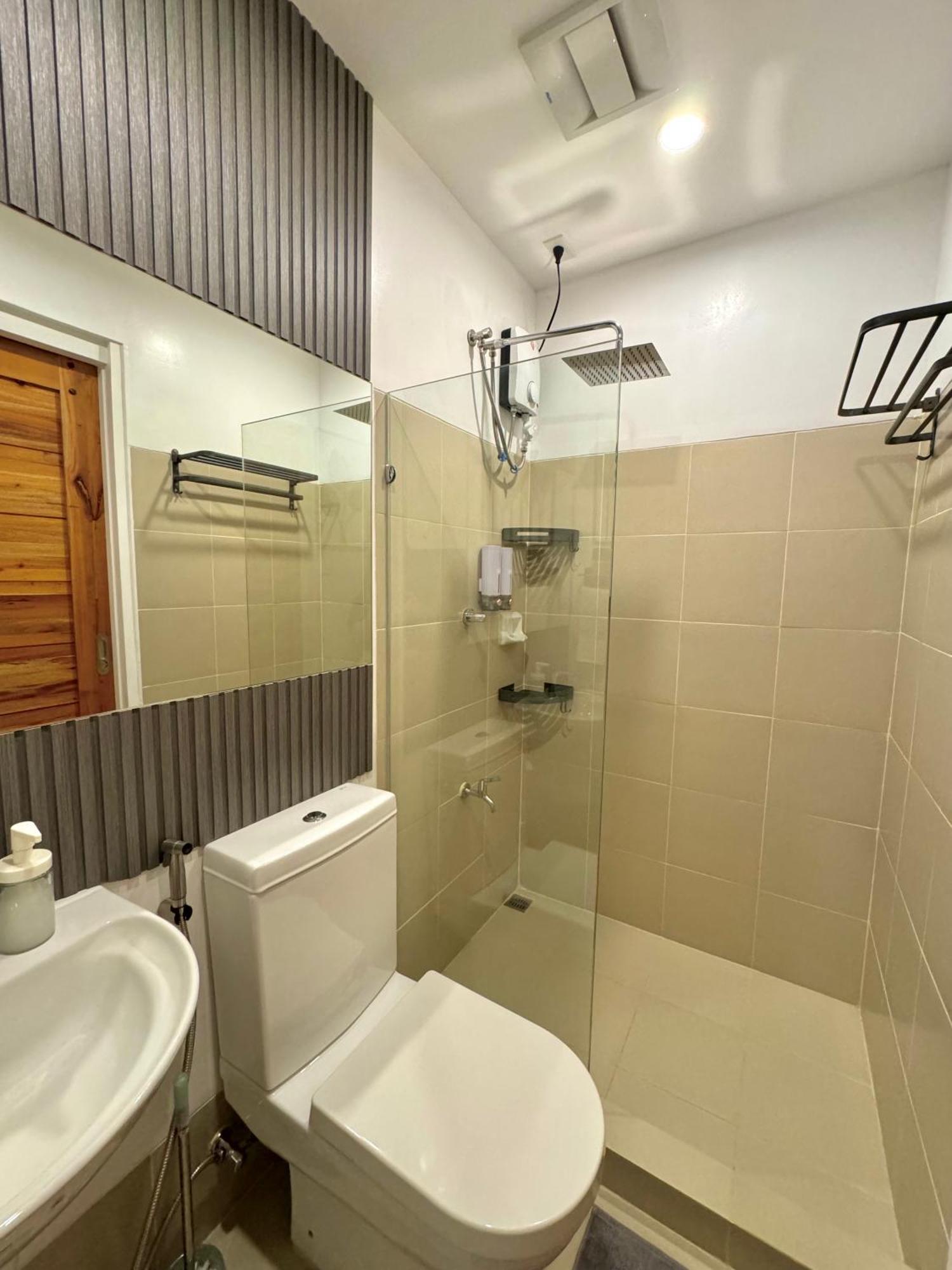 Fullerton Suites Puting Kahoy Buitenkant foto