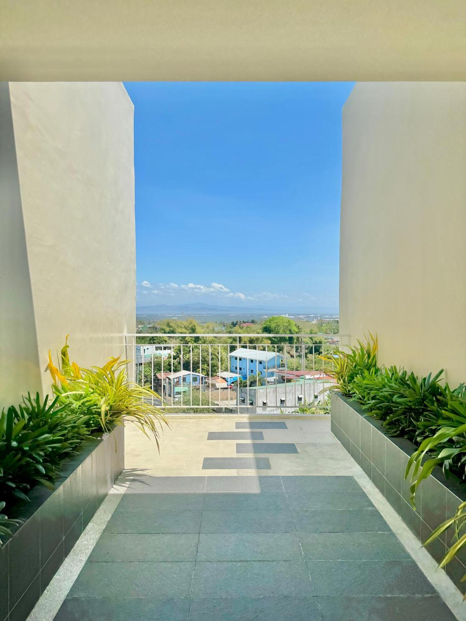 Fullerton Suites Puting Kahoy Buitenkant foto