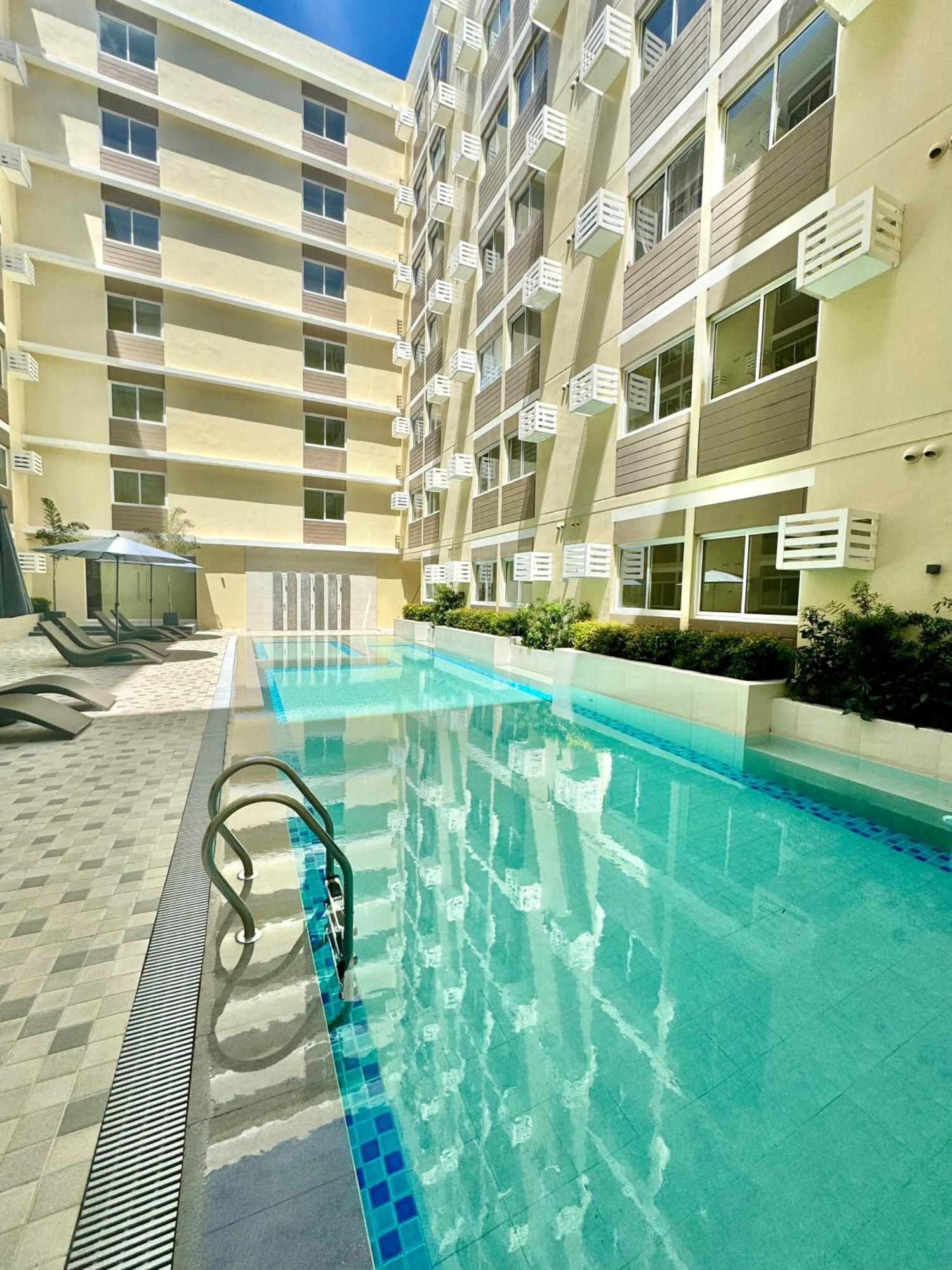 Fullerton Suites Puting Kahoy Buitenkant foto